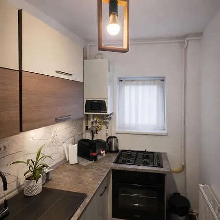 Illy'S Cozy Apartment Brasov Free Parking & Self Check-In-2
